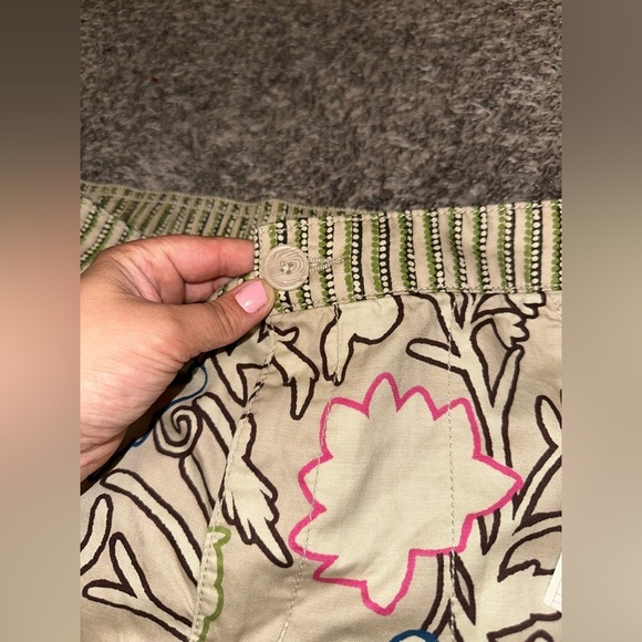 Women’s Knox Rose Floral Beige Shorts Size Medium New with Tags - Picture 6 of 9